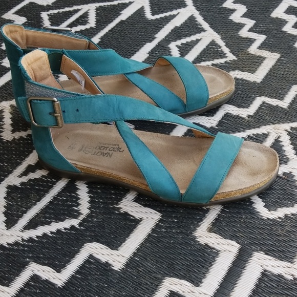 Naot teal colored sandals size 40 - Picture 2 of 2